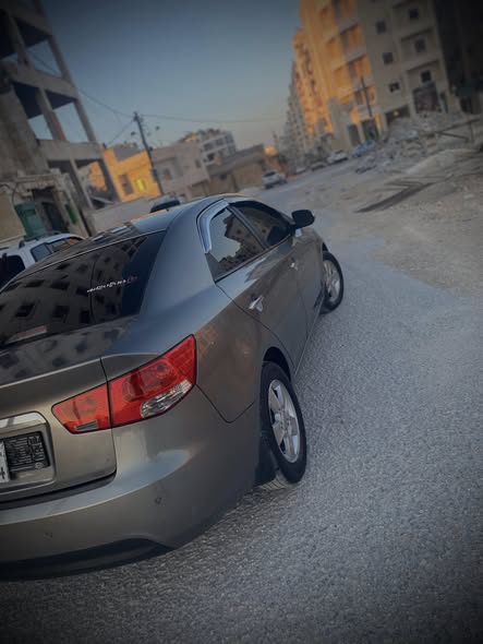 كيا فورتي 2010 - صورة 1