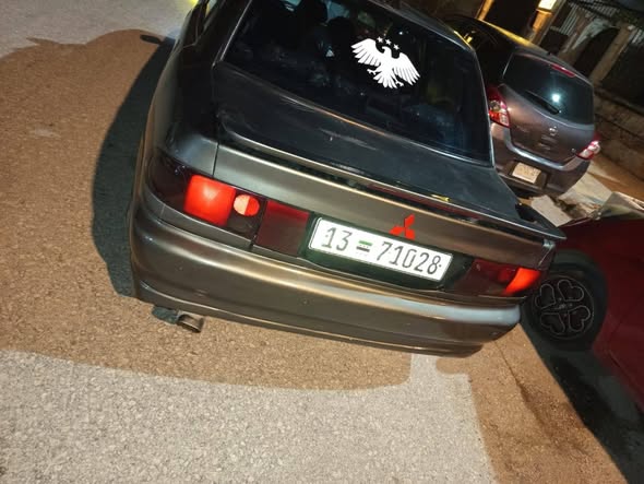 ميتسوبيشي لانسر 1993 - صورة 3