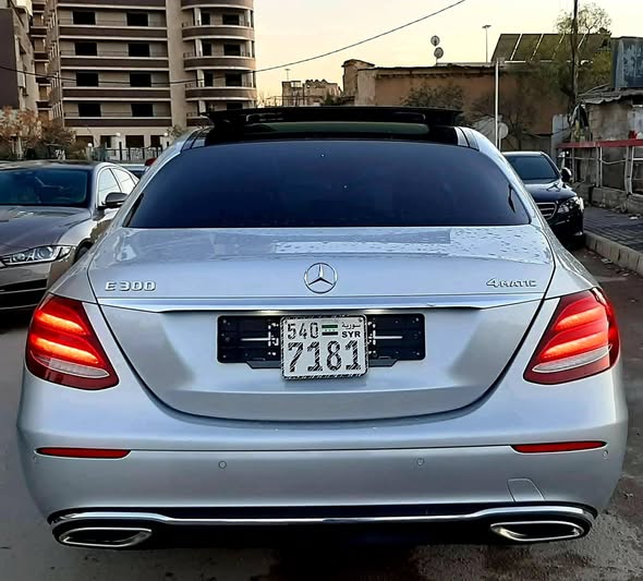 مرسيدس E300 2018 - صورة 2
