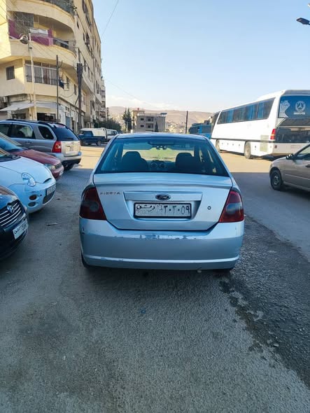 فورد فيستا 2007 - صورة 2
