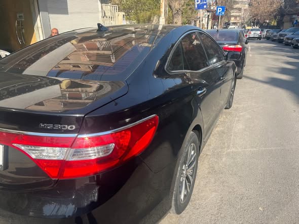 هونداي أزيرا 2011 - صورة 5