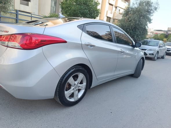 هونداي افانتي 2012 - صورة 4
