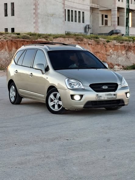 كيا كارنز 2007 - صورة 2