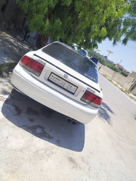 مازدا 626 1995 - صورة 4