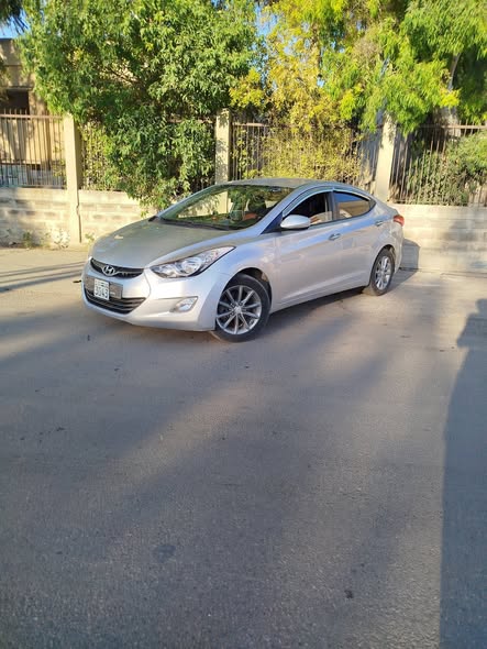 هيونداي افانتي 2012 - صورة 1