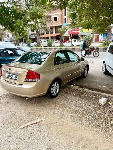 كيا سيراتو 2007 - صورة 4