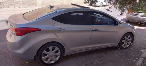 هيونداي أفانتي 2011 - صورة 4