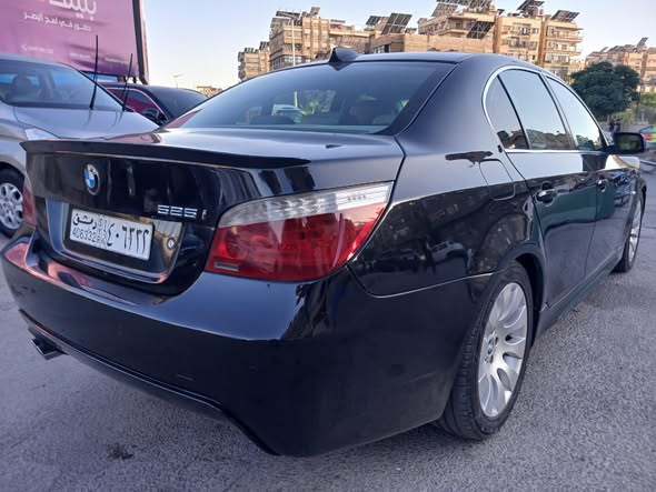 بي إم دبليو 525i 2009 - صورة 2