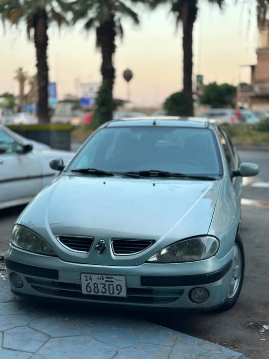 رينو ميغان 2002 - صورة 1