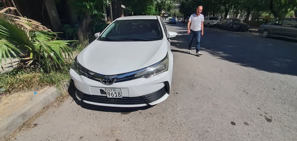 تويوتا كورولا 2018 - صورة 1