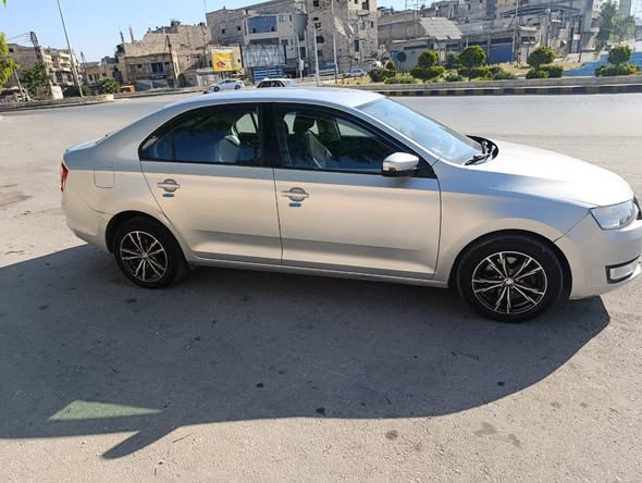 سكودا رابيد 2017 - صورة 4