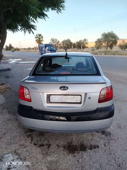 كيا ريو 2010 - صورة 2