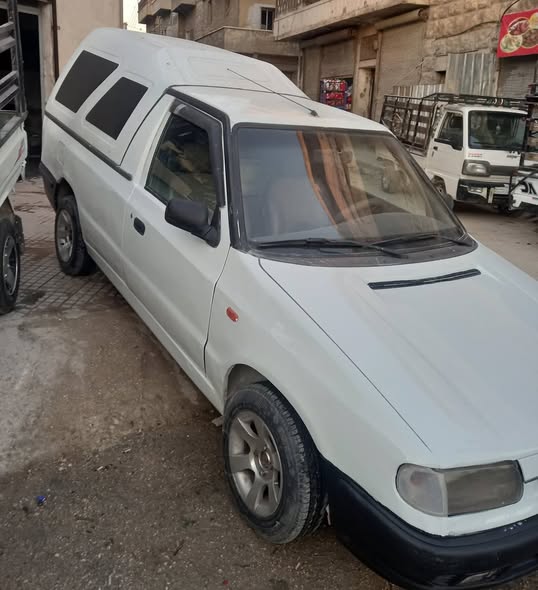 سكودا بيك أب 1996 - صورة 1
