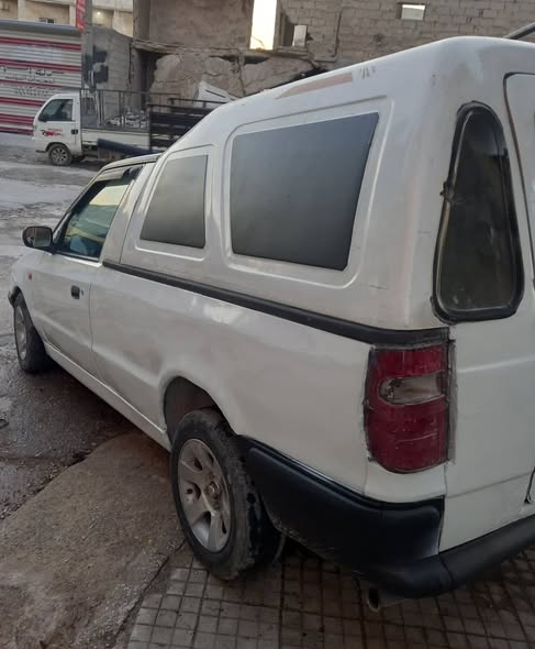 سكودا بيك أب 1996 - صورة 4