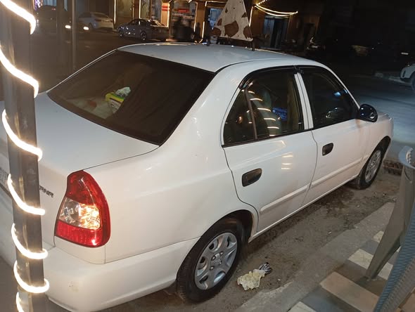 هونداي فيرنا 2009 - صورة 1