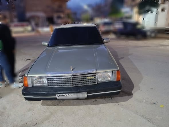مازدا 929 1983 - صورة 1