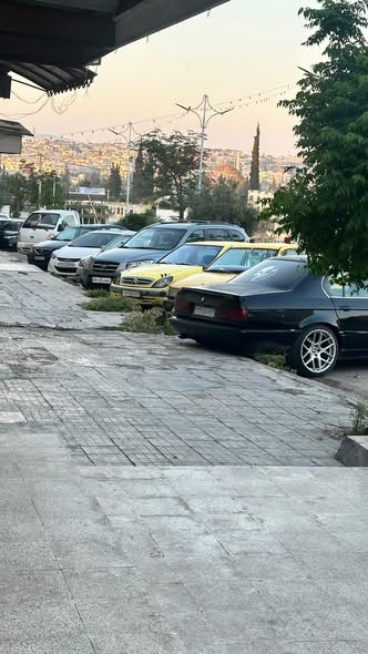 بي ام دبليو 735i 1988 - صورة 4