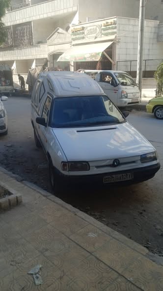 سكودا Pickup 1996 - صورة 1
