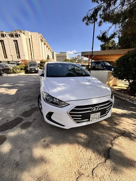 هيونداي افانتي 2018 - صورة 1