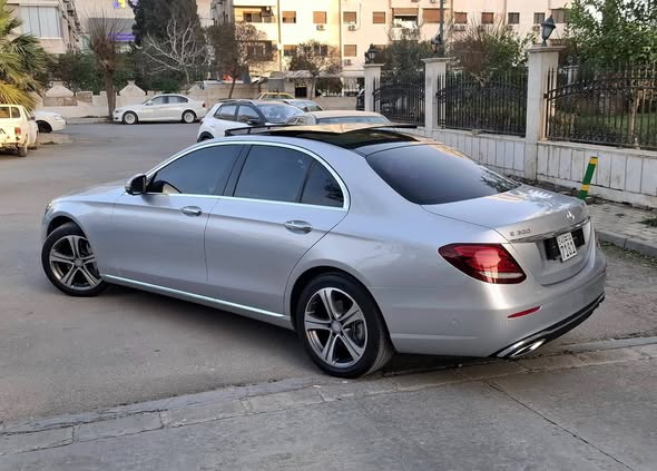 مرسيدس E300 2018 - صورة 4