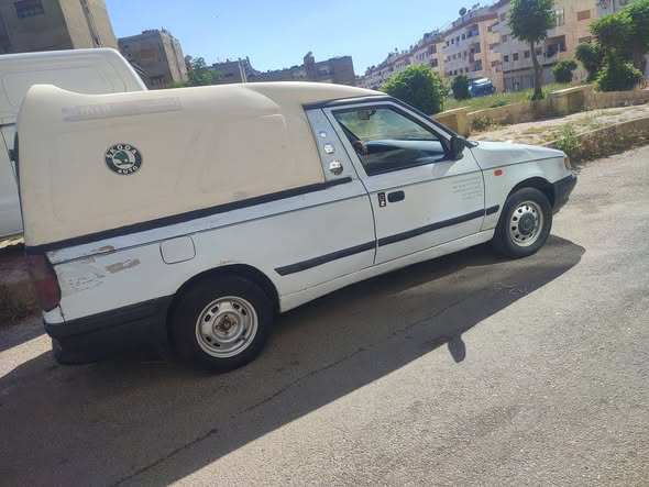 سكودا Pickup 1996 - صورة 1