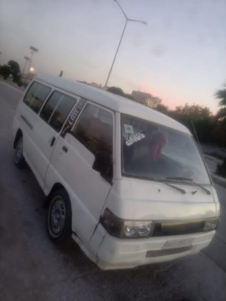 مستبيشي L300 1994 - صورة 3