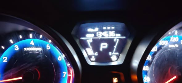 هيونداي أفانتي 2012 - صورة 1