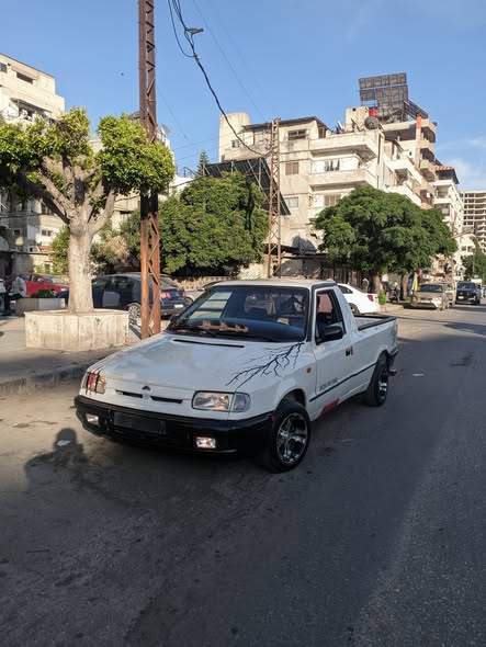 سكودا بيك اب 1999 - صورة 1