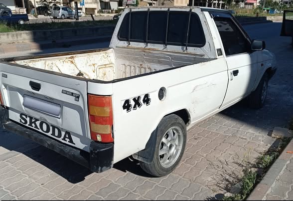 سكودا بيك أب 1995 - صورة 3