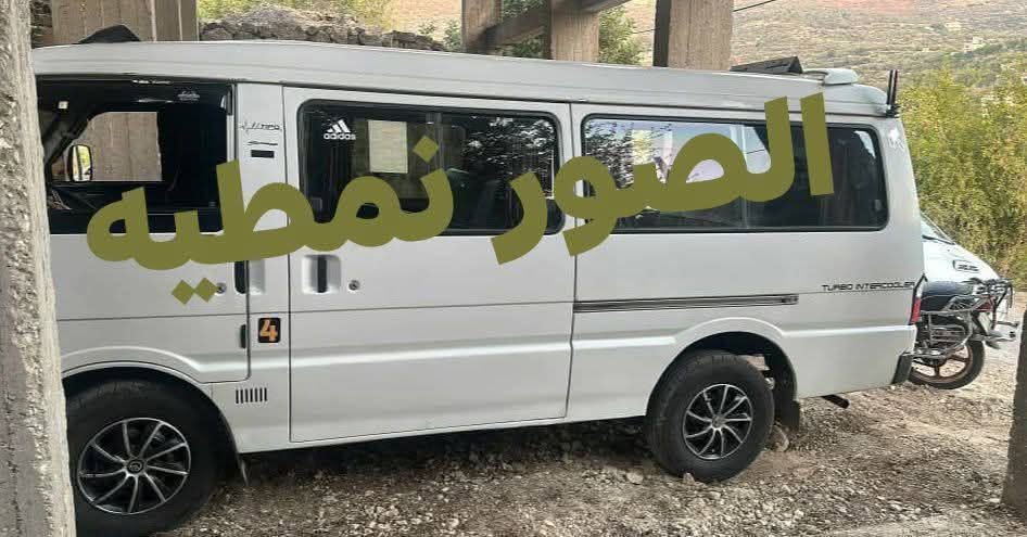 مازدا E-Series 1993 - صورة 1