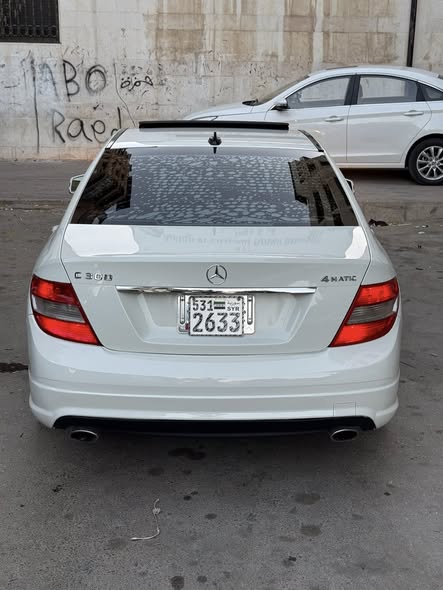مرسيدس C300 2011 - صورة 4