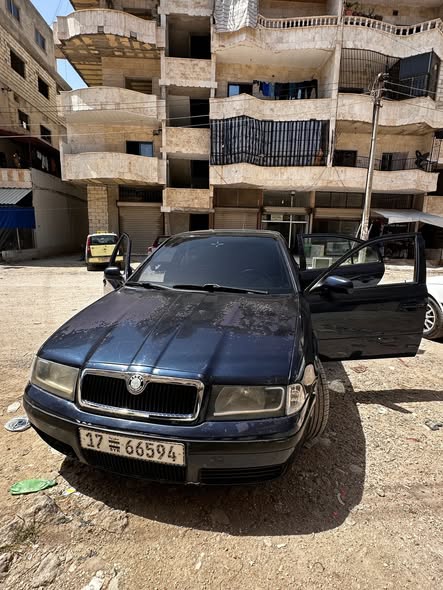 سكودا اوكتافيا 2002 - صورة 1