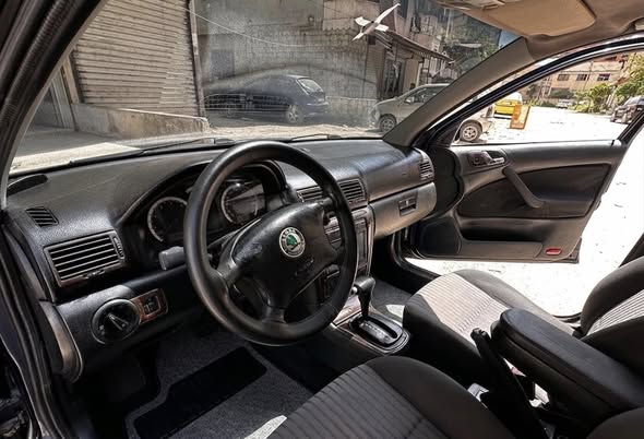 سكودا اوكتافيا 2002 - صورة 2
