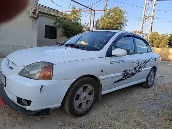 كيا ريو 2002 - صورة 4