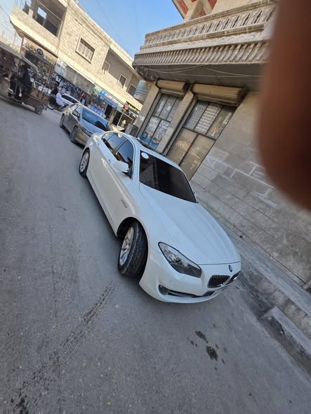 بي ام دبليو 520 2011 - صورة 3