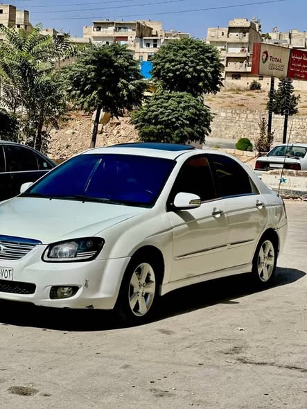 كيا سيراتو 2008 - صورة 2