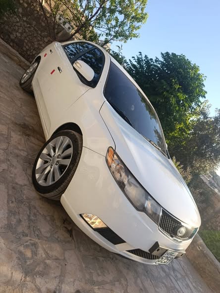 كيا فورتي 2010 - صورة 4