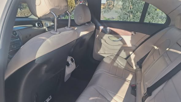 مرسيدس C300 2015 - صورة 4
