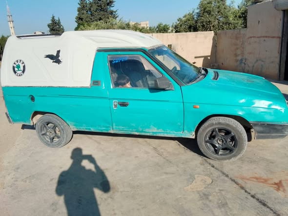 سكودا بيك اب 1994 - صورة 3