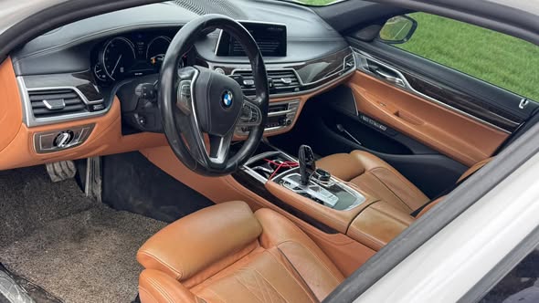 بي إم دبليو 750li 2017 - صورة 3