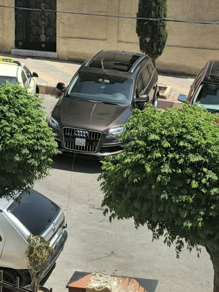 أودي Q7 2012 - صورة 4
