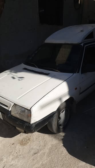 سكودا بيك أب 1994 - صورة 2