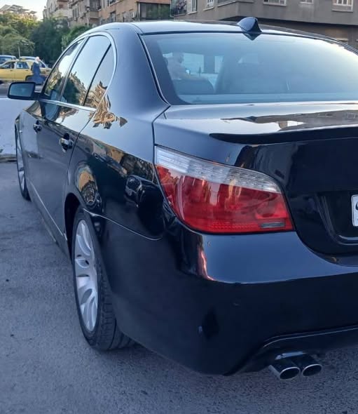 بي إم دبليو 525i 2009 - صورة 4
