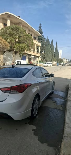 هونداي افانتي 2012 - صورة 3