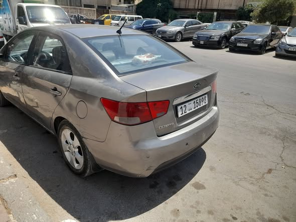 كيا سيراتو 2010 - صورة 3