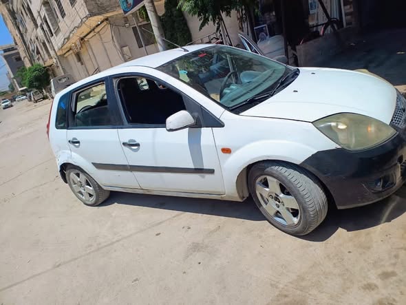 فورد فيستا 2008 - صورة 1