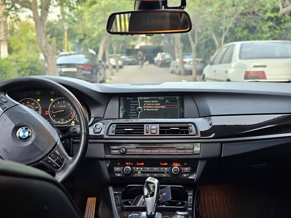 بي إم دبليو 528i 2012 - صورة 4