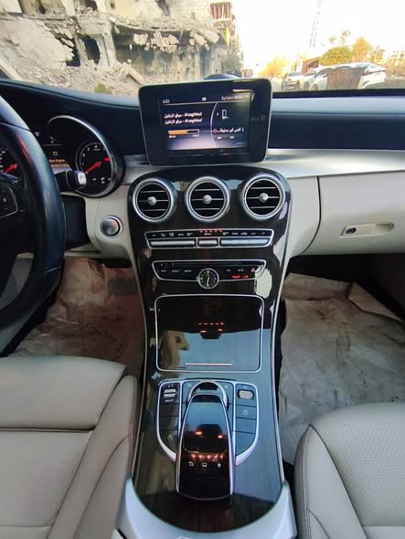 مرسيدس C300 2015 - صورة 5