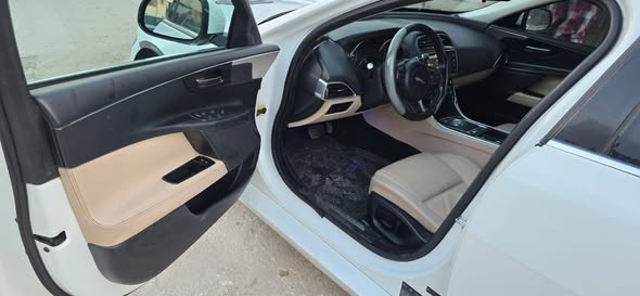 جاكوار XE 2016 - صورة 1