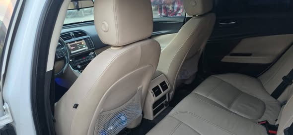 جاكوار XE 2016 - صورة 2